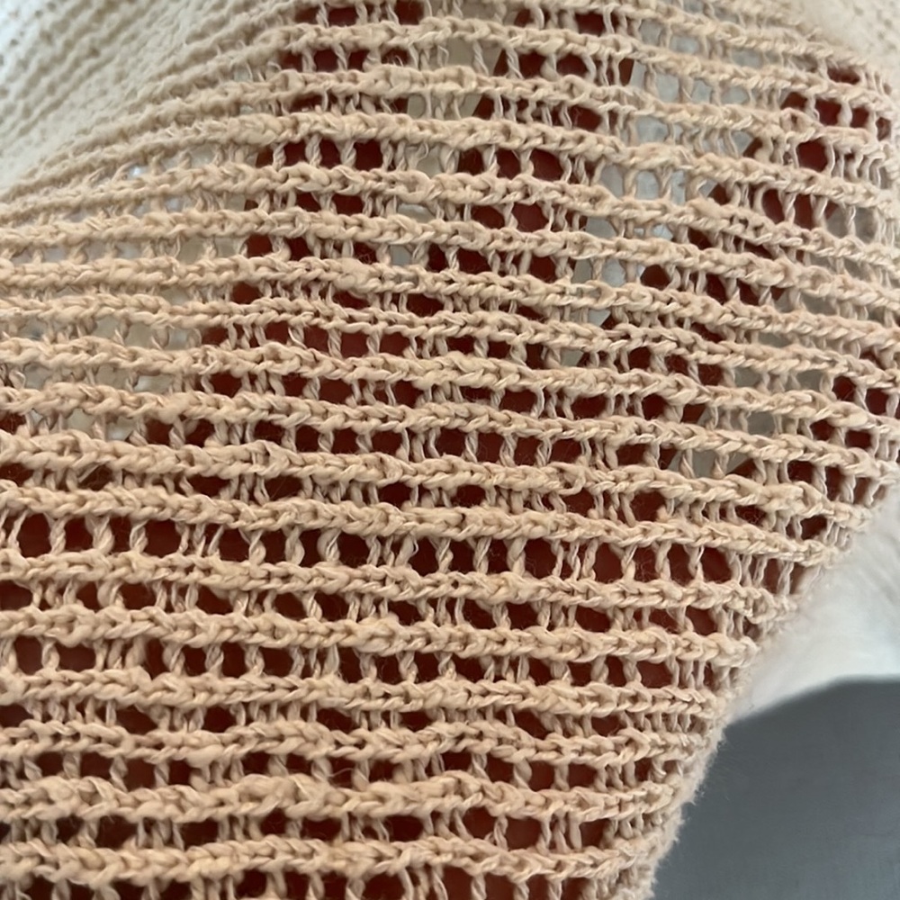 Billabong Crème Loose Knit Summer Top, 3/4 length. Super cute. - Picture 3 of 3